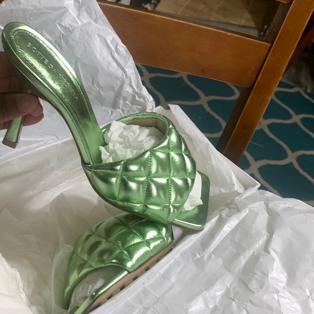Brand New never worn authentic Bottega green heels